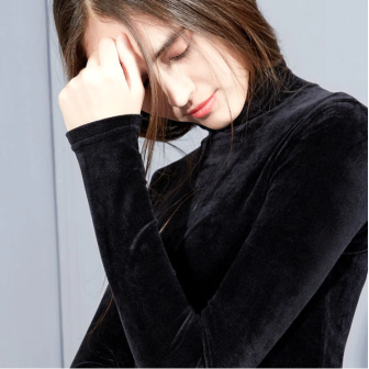 Pull col roulé effet velours