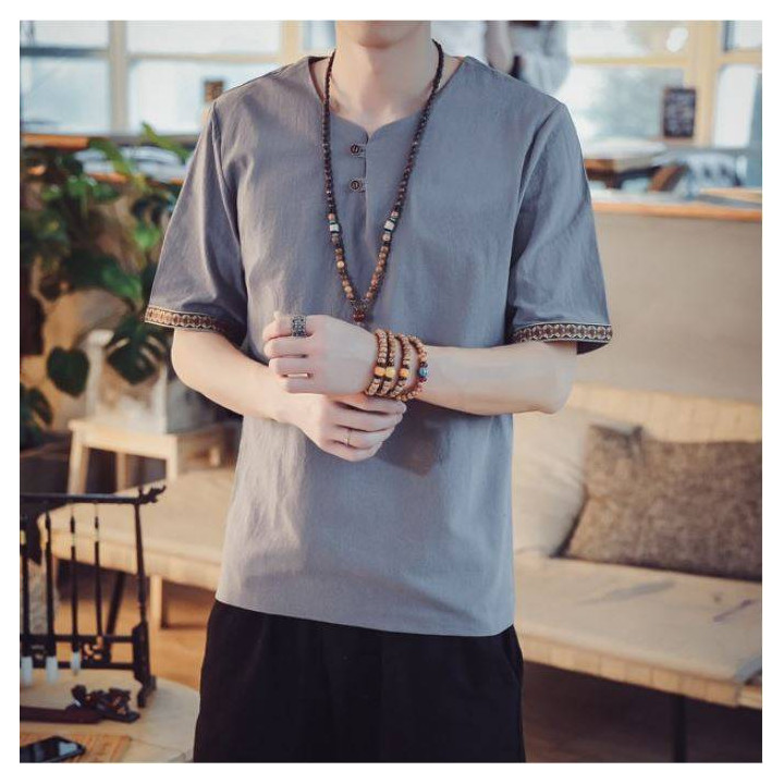 T-shirt homme avec broderie sur les manches