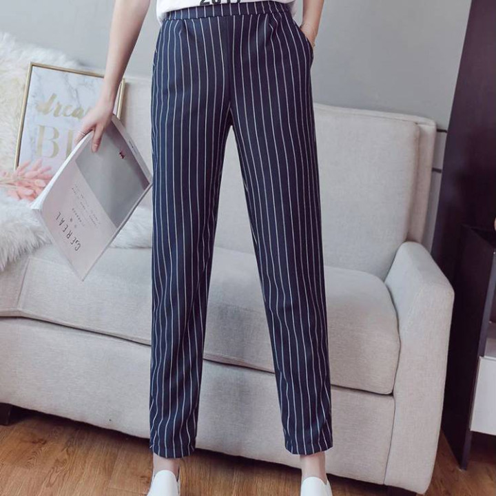 Pantalon Crayon  à rayures bleu marine