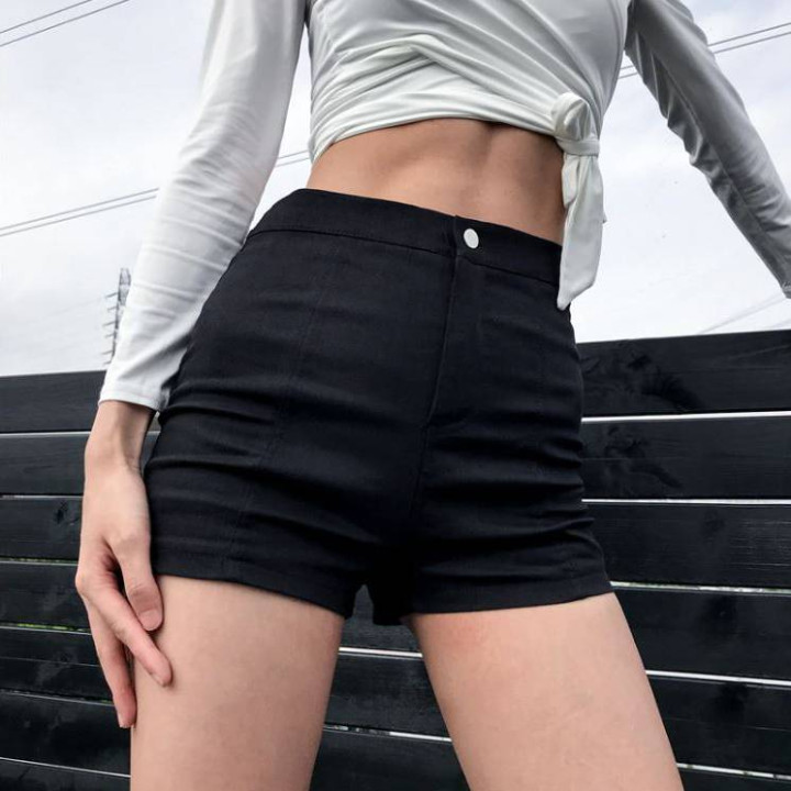 Short taille haute avec laçage