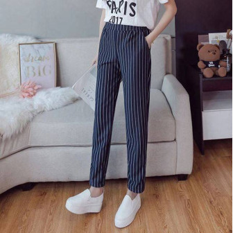 Pantalon Crayon  à rayures bleu marine
