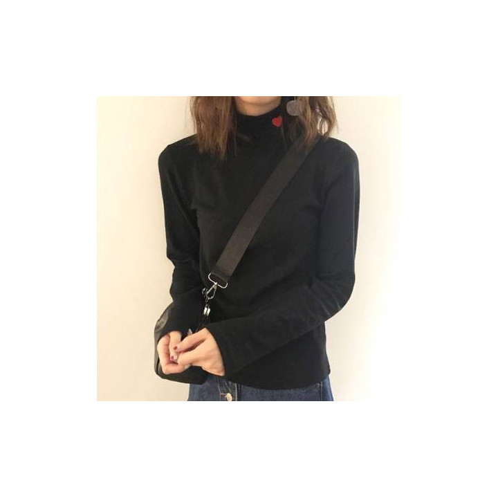 Pull col montant coeur rouge
