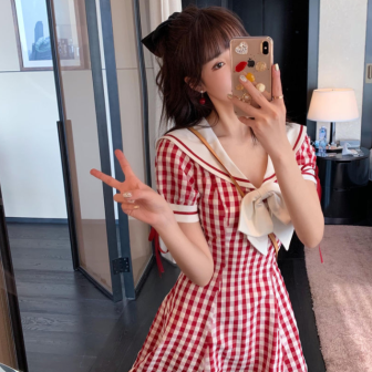Robe à Carreaux Aka