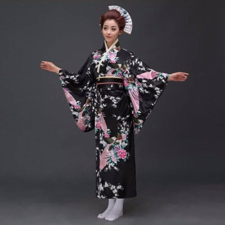 Vêtements japonais et coréens - Kimonos japonais et coréen - Kimono japonais oiseau fleurs