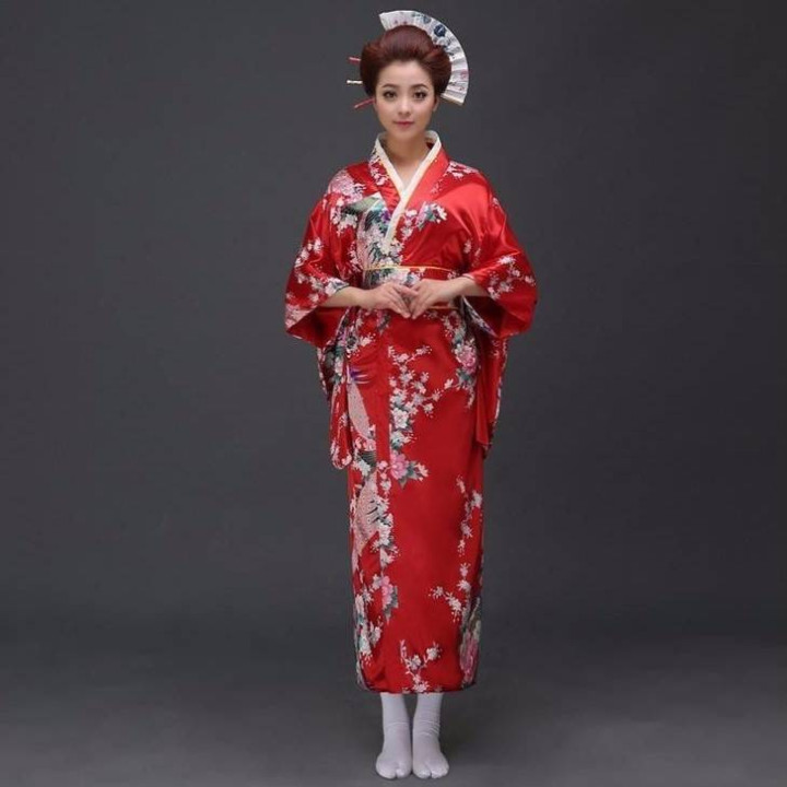 Vêtements japonais et coréens - Kimonos japonais et coréen - Kimono japonais oiseau fleurs
