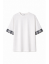 T-shirt imprimé à carreaux — vue produit fond blanc