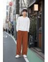 Pantalon coupe droite velours — lifestyle extérieur