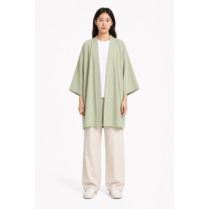 Kimono Floral Kurosora — Vert sauge — mannequin femme face