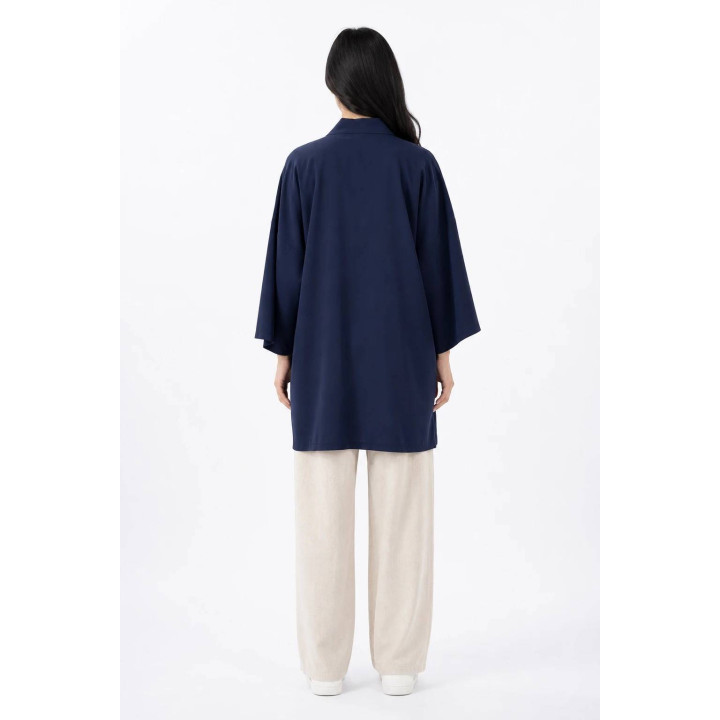 Kimono Floral Kurosora — Bleu marine — mannequin femme dos