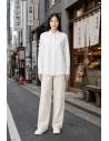 Chemise blanche — lifestyle extérieur